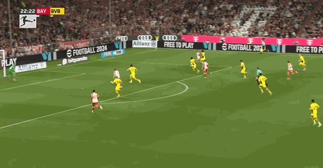 1711828458659065021.gif 凯恩头球偏出.gif